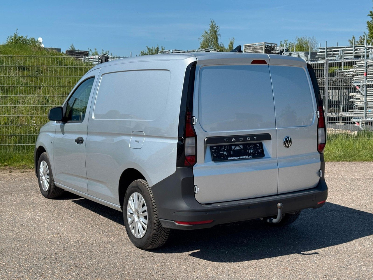 Volkswagen Caddy 4x2 | Klima | AHK | PDC | Spurhalteass. - Пътнически бус: снимка 3 Volkswagen Caddy 4x2 | Klima | AHK | PDC | Spurhalteass. - Пътнически бус: снимка 3