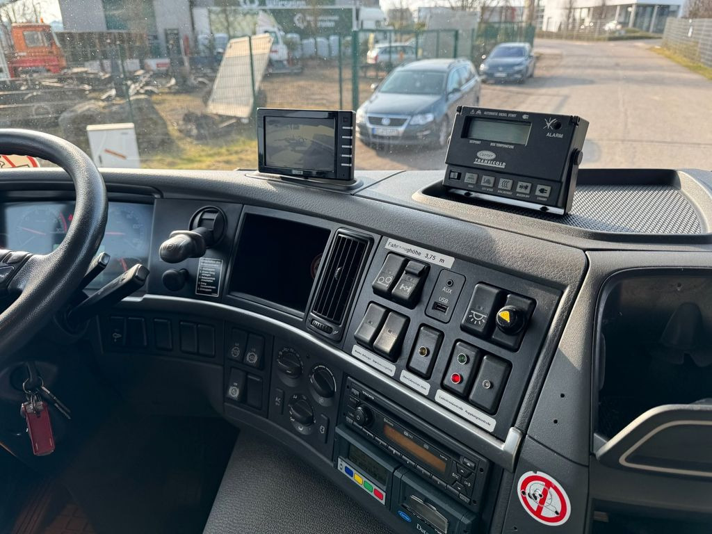Рефрижератор камион Volvo FM 410 6X2 Kühlkoffer mit Carrier Diesel & Strom: снимка 12