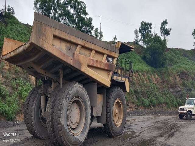 CAT 777E - Кариерен самосвал: снимка 3 CAT 777E - Кариерен самосвал: снимка 3