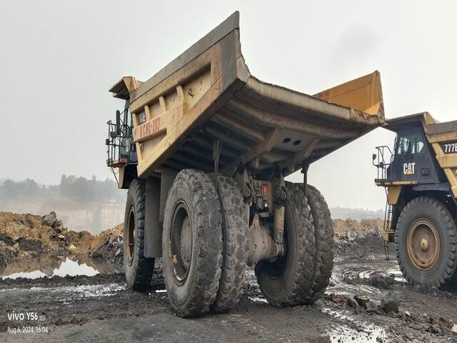 CAT 777E - Кариерен самосвал: снимка 2 CAT 777E - Кариерен самосвал: снимка 2