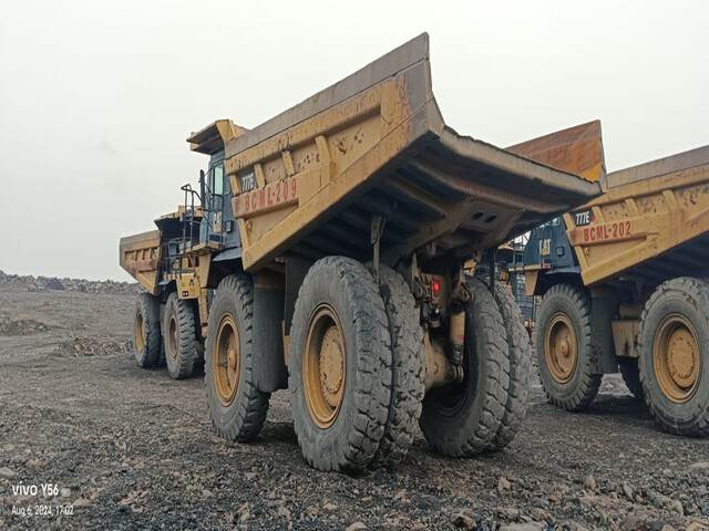 CAT 777E - Кариерен самосвал: снимка 2 CAT 777E - Кариерен самосвал: снимка 2