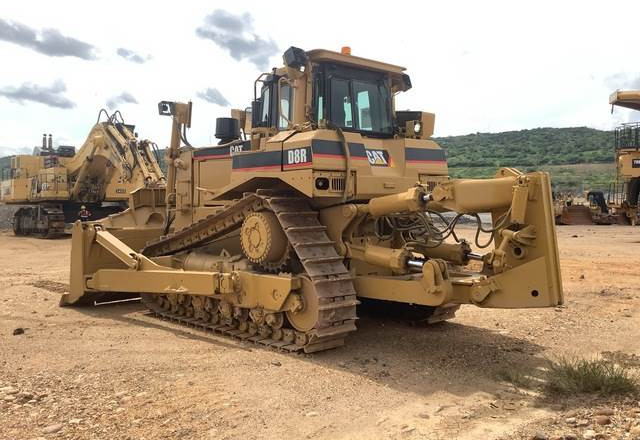 CAT D8R - Булдозер: снимка 2 CAT D8R - Булдозер: снимка 2