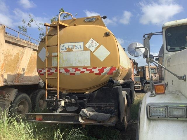 MAN 33.414-V20 - Камион цистерна: снимка 3 MAN 33.414-V20 - Камион цистерна: снимка 3