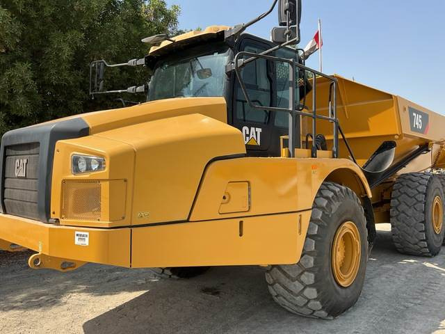Съчленен самосвал CAT 745: снимка 9