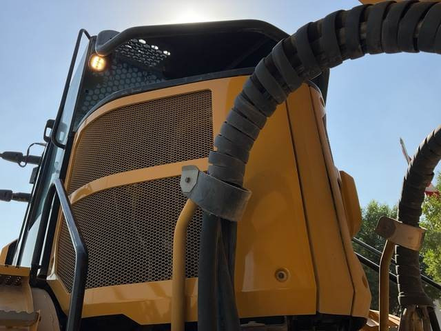 Съчленен самосвал CAT 745: снимка 17