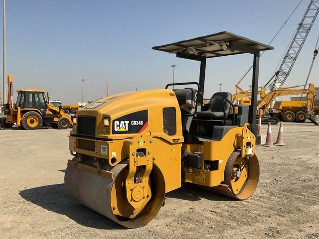 CAT CB34B - Пътен валяк: снимка 1 CAT CB34B - Пътен валяк: снимка 1