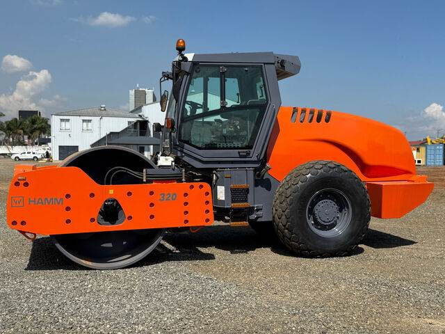 Hamm 320 - Компактор: снимка 1 Hamm 320 - Компактор: снимка 1