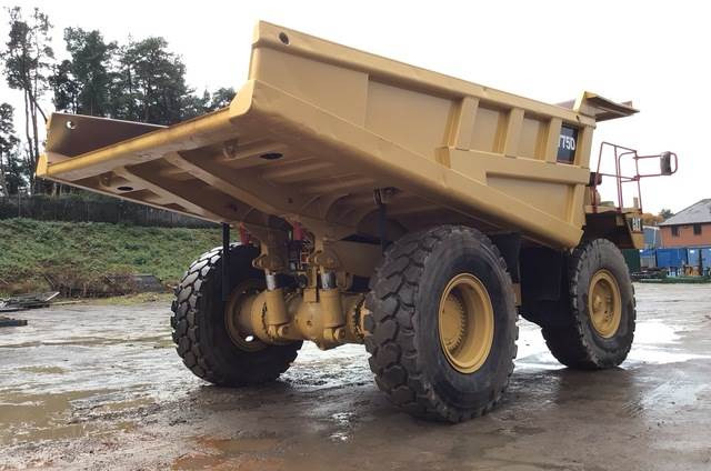 CAT 775D - Кариерен самосвал: снимка 3 CAT 775D - Кариерен самосвал: снимка 3