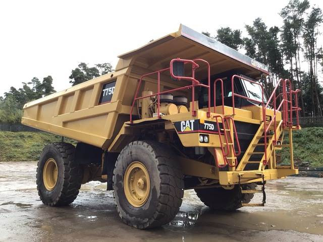 CAT 775D - Кариерен самосвал: снимка 4 CAT 775D - Кариерен самосвал: снимка 4