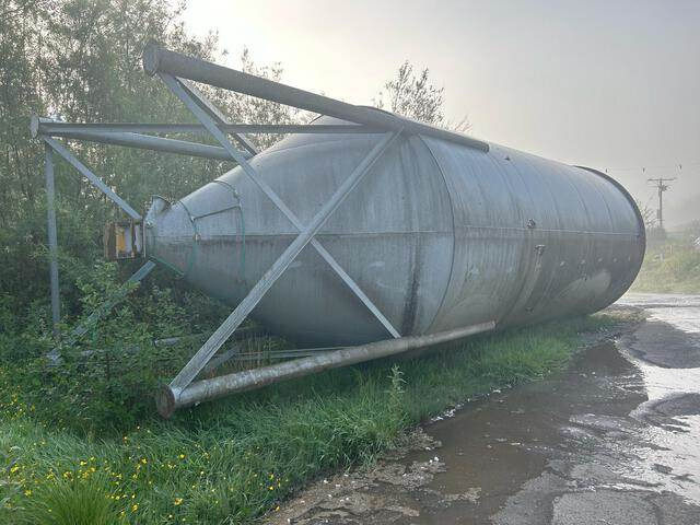 Quantity of (2) Cement Silo - Силоз за цимент: снимка 2 Quantity of (2) Cement Silo - Силоз за цимент: снимка 2