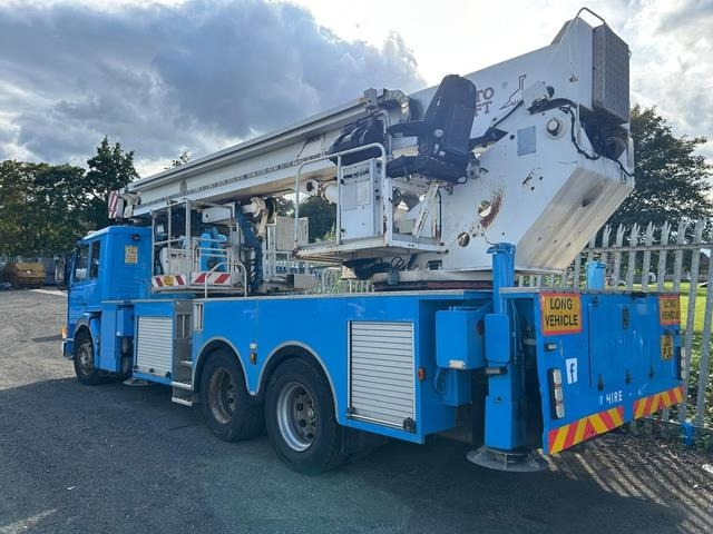 Scania P113ML - Автовишка: снимка 2 Scania P113ML - Автовишка: снимка 2