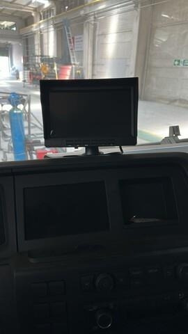 Камион цистерна MAN TGM18.250: снимка 12