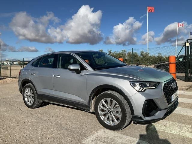 Audi Q3 - Лек автомобил: снимка 4 Audi Q3 - Лек автомобил: снимка 4