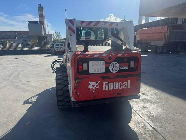 Bobcat S650 - Мини челен товарач: снимка 2 Bobcat S650 - Мини челен товарач: снимка 2