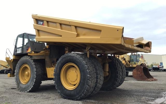 CAT 777F - Кариерен самосвал: снимка 2 CAT 777F - Кариерен самосвал: снимка 2