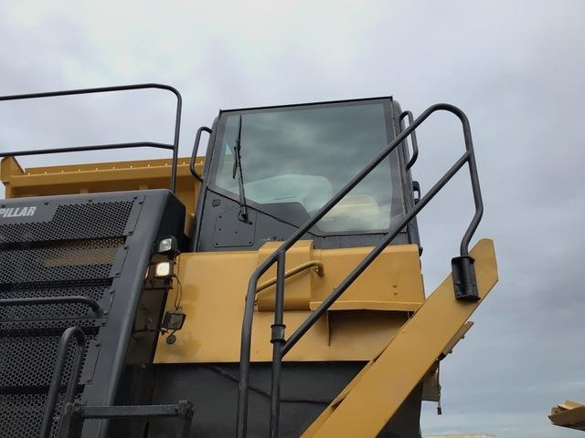 Кариерен самосвал CAT 777F: снимка 10 Кариерен самосвал CAT 777F: снимка 10