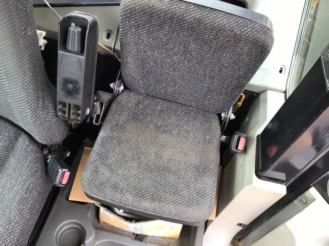 Кариерен самосвал CAT 777F: снимка 16 Кариерен самосвал CAT 777F: снимка 16