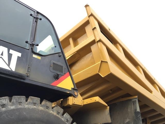 Кариерен самосвал CAT 777F: снимка 7 Кариерен самосвал CAT 777F: снимка 7