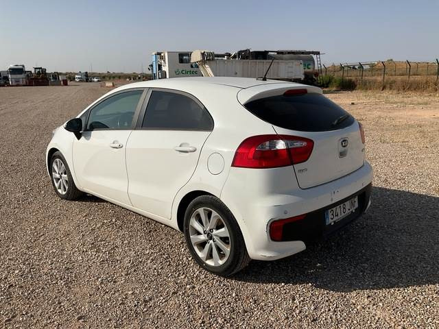 Kia Rio Ecodynamics - Лек автомобил: снимка 2 Kia Rio Ecodynamics - Лек автомобил: снимка 2