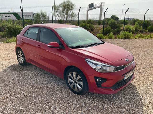 Kia Rio - Лек автомобил: снимка 4 Kia Rio - Лек автомобил: снимка 4
