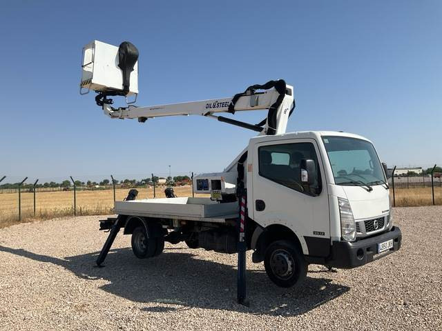 Nissan NT400 Cabstar - Автовишка: снимка 4 Nissan NT400 Cabstar - Автовишка: снимка 4