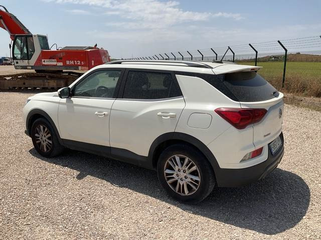 Ssangyong Korando - Лек автомобил: снимка 2 Ssangyong Korando - Лек автомобил: снимка 2