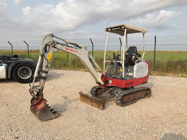Takeuchi TB216 - Мини багер: снимка 1 Takeuchi TB216 - Мини багер: снимка 1