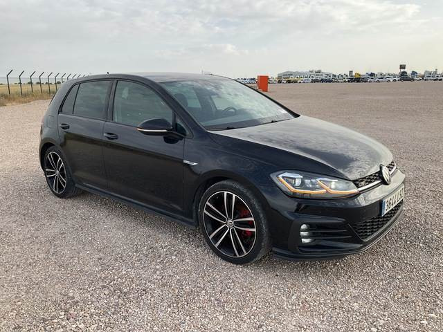 Volkswagen Golf - Лек автомобил: снимка 4 Volkswagen Golf - Лек автомобил: снимка 4