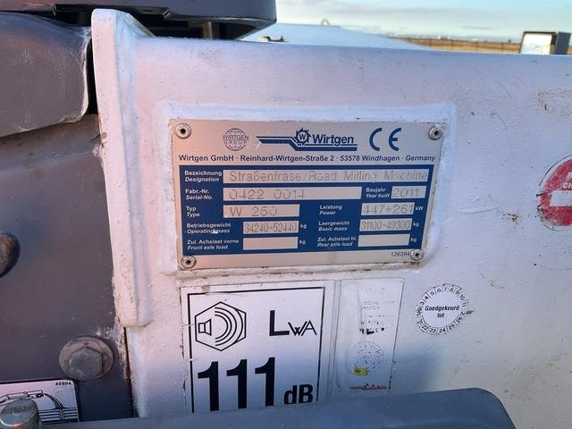 Wirtgen W250 - Пътна фреза: снимка 5 Wirtgen W250 - Пътна фреза: снимка 5