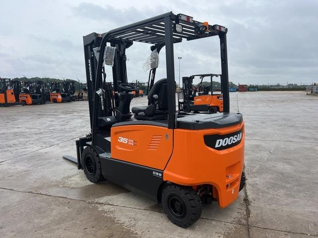 Doosan B35X-7 PLUS - Електрокар: снимка 2 Doosan B35X-7 PLUS - Електрокар: снимка 2