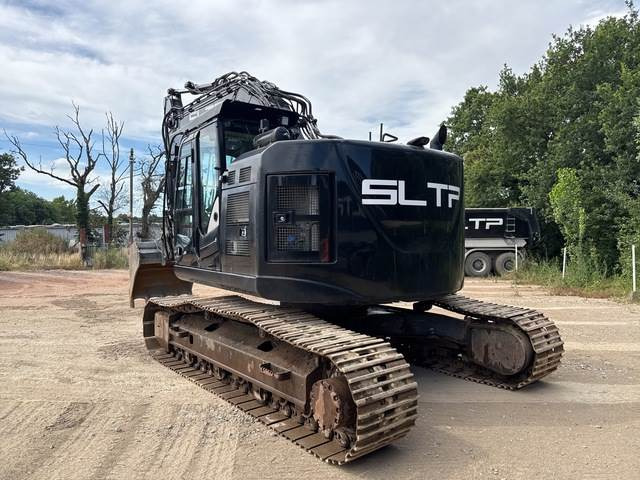 Hitachi ZX225USLC-6 - Верижен багер: снимка 3 Hitachi ZX225USLC-6 - Верижен багер: снимка 3