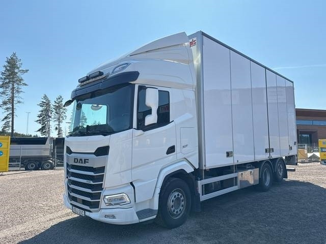 DAF XF 530 FAN - Камион фургон: снимка 1 DAF XF 530 FAN - Камион фургон: снимка 1
