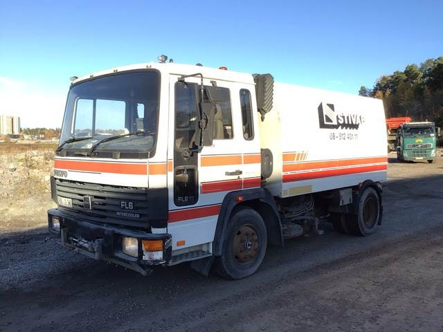 Volvo FL611 - Мотометачна машина: снимка 1 Volvo FL611 - Мотометачна машина: снимка 1