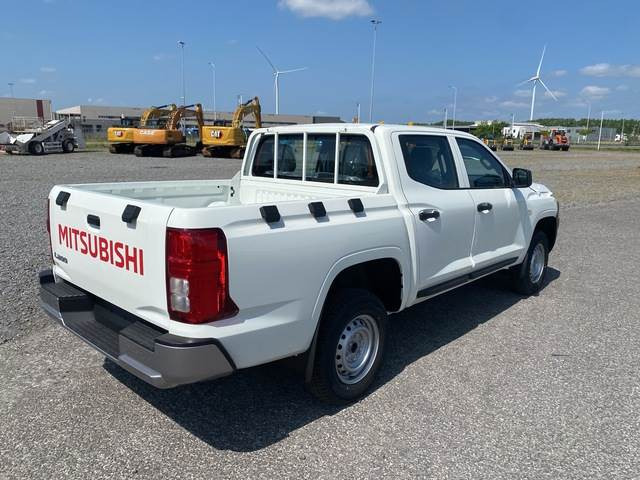 Mitsubishi L200 - Лекотоварен автомобил: снимка 3 Mitsubishi L200 - Лекотоварен автомобил: снимка 3