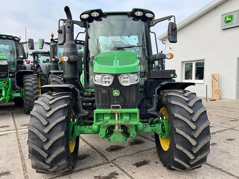 John Deere 6120M STUFENLOS - Трактор: снимка 2 John Deere 6120M STUFENLOS - Трактор: снимка 2