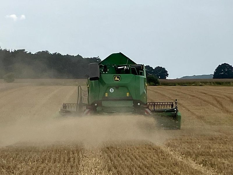 John Deere T5 400 + 6,70m Vario-Schneidwerk - Зърнокомбайн: снимка 3 John Deere T5 400 + 6,70m Vario-Schneidwerk - Зърнокомбайн: снимка 3