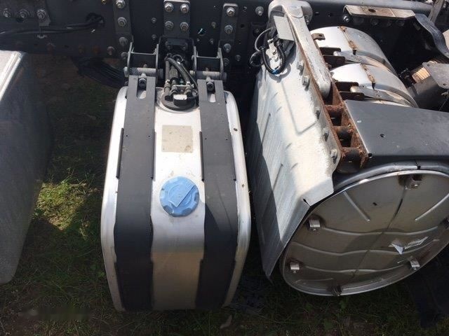 Renault Abgasanlage / Rußpartikelfilter / AdBlue-Anlage Renault Premium - Резервоар за AdBlue за Камион: снимка 1 Renault Abgasanlage / Rußpartikelfilter / AdBlue-Anlage Renault Premium - Резервоар за AdBlue за Камион: снимка 1