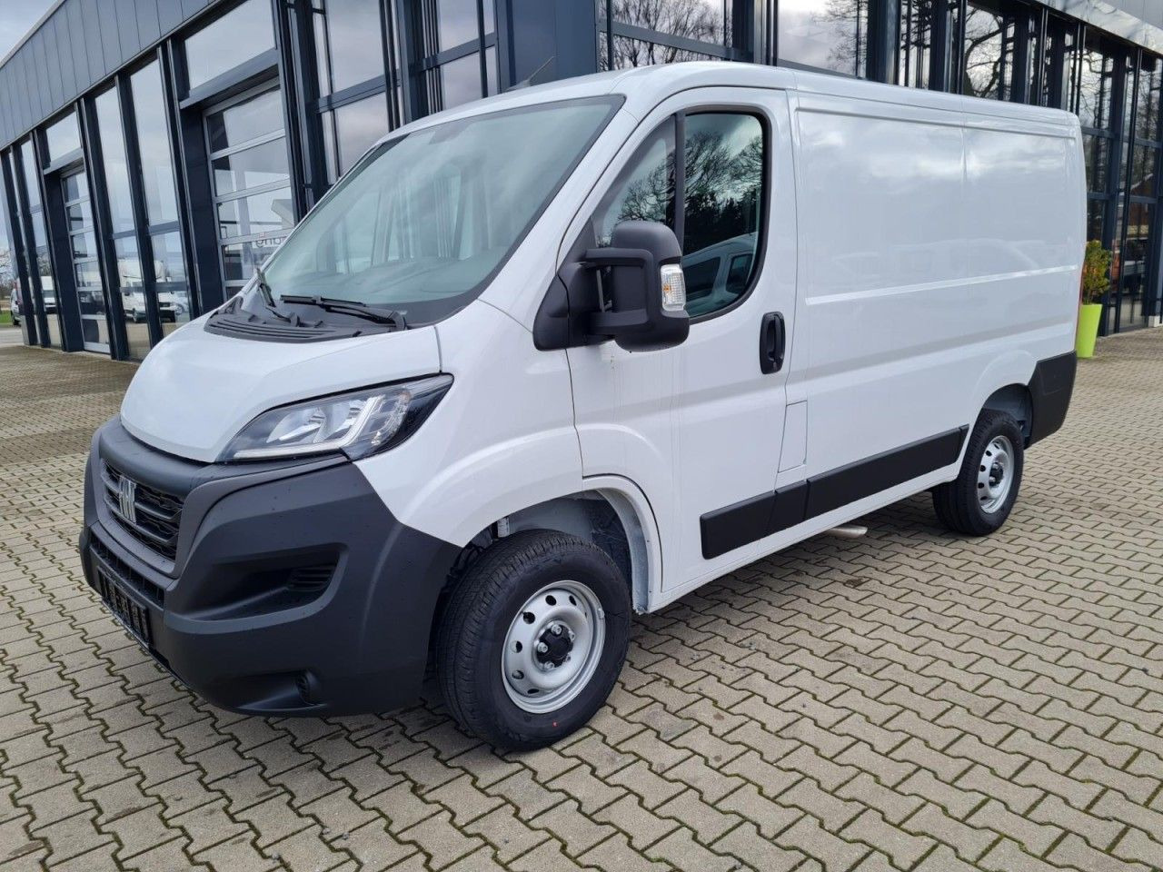 Fiat Ducato 30 Kasten L1H1 KLIMA PDC REGALE TEMPOMAT - Малък ван: снимка 2 Fiat Ducato 30 Kasten L1H1 KLIMA PDC REGALE TEMPOMAT - Малък ван: снимка 2