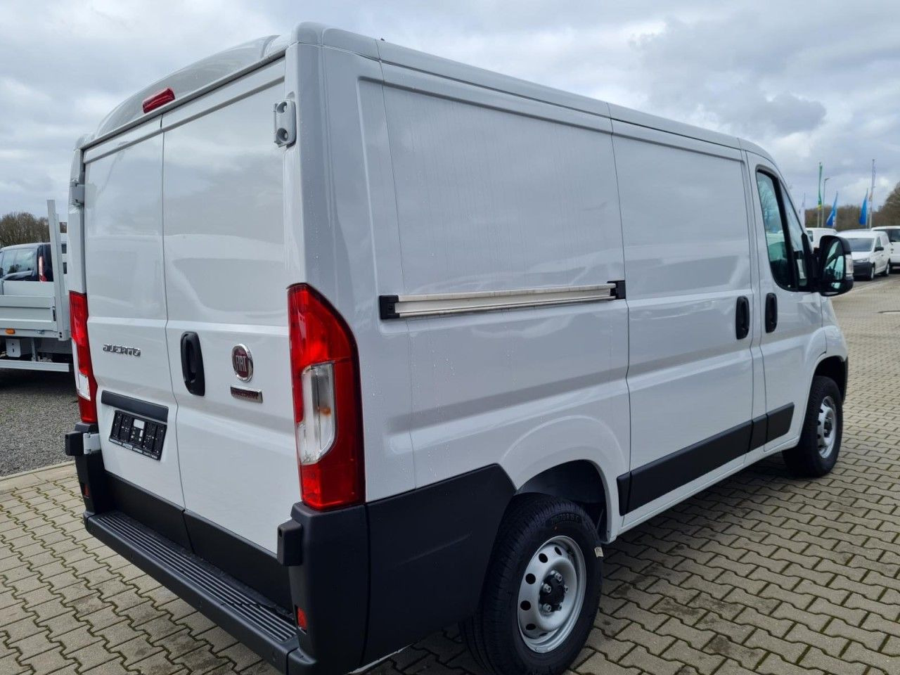 Fiat Ducato 30 Kasten L1H1 KLIMA PDC TEMPOMAT - Малък ван: снимка 4 Fiat Ducato 30 Kasten L1H1 KLIMA PDC TEMPOMAT - Малък ван: снимка 4