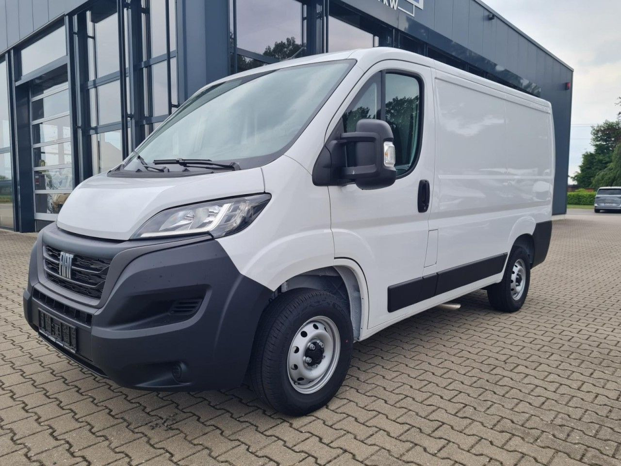 Fiat Ducato 30 Kasten L1H1 KLIMA PDC Werkstatteinrich - Малък ван: снимка 2 Fiat Ducato 30 Kasten L1H1 KLIMA PDC Werkstatteinrich - Малък ван: снимка 2