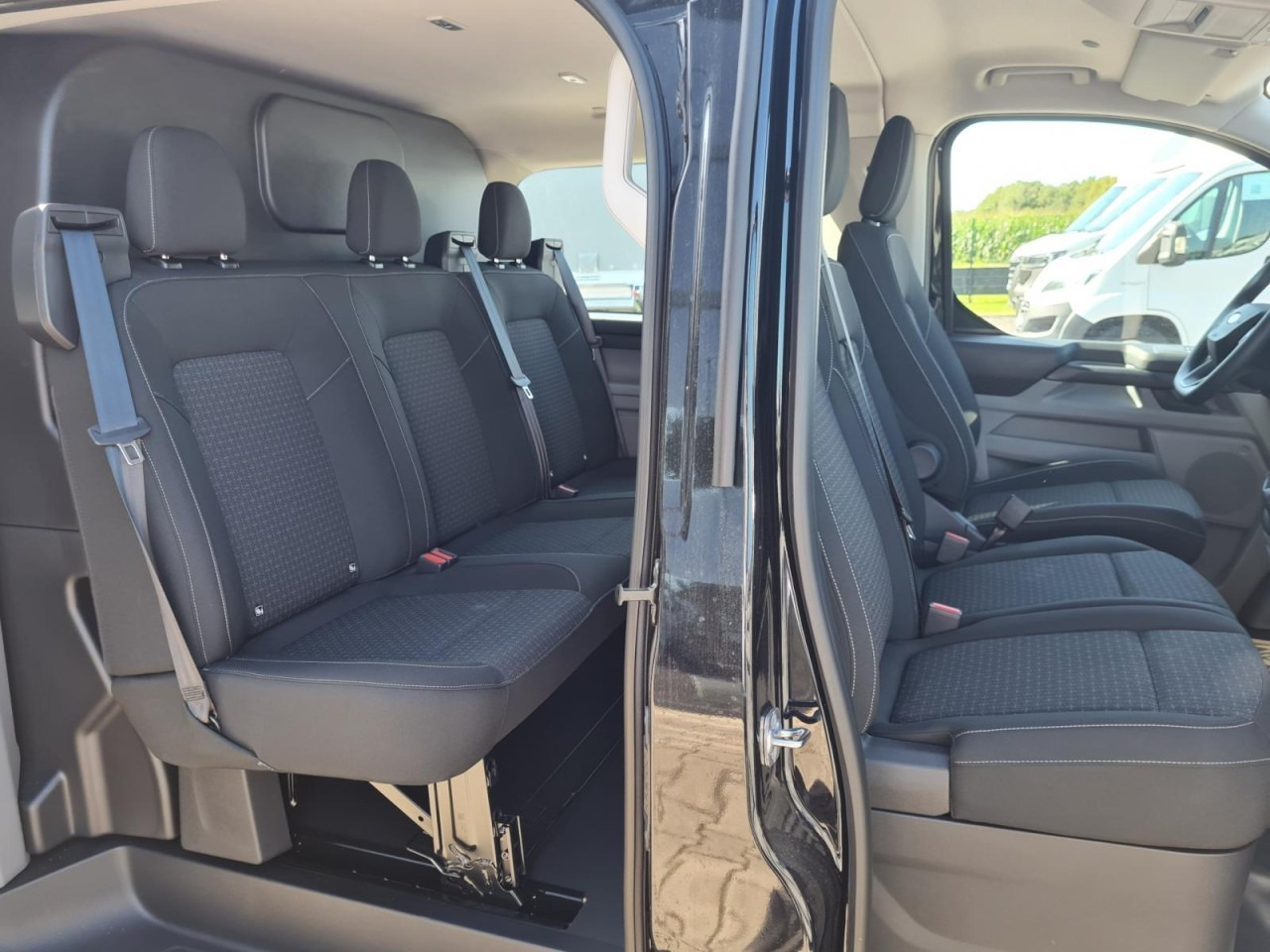 Ford Custom Kasten 320 L2 Trend Doka 6-Sitze KAMERA TEMPO - Малък ван, Бус с двойна кабина: снимка 4 Ford Custom Kasten 320 L2 Trend Doka 6-Sitze KAMERA TEMPO - Малък ван, Бус с двойна кабина: снимка 4