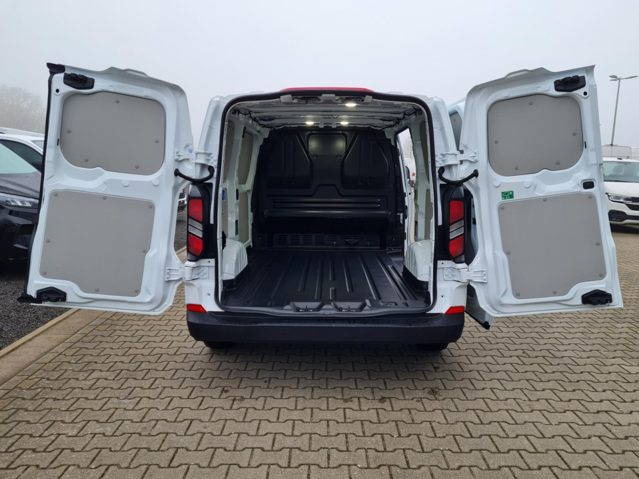 Ford Custom Kasten L1 Trend KLIMA KAMERA VERKLEIDUNG - Малък ван: снимка 5 Ford Custom Kasten L1 Trend KLIMA KAMERA VERKLEIDUNG - Малък ван: снимка 5