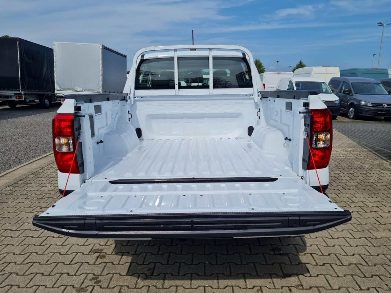 Ford Ranger Doka 2.0 Ecoblue XL 4x4 KLIMA KAMERA TEMPOMAT - Пикап, Бус с двойна кабина: снимка 5 Ford Ranger Doka 2.0 Ecoblue XL 4x4 KLIMA KAMERA TEMPOMAT - Пикап, Бус с двойна кабина: снимка 5