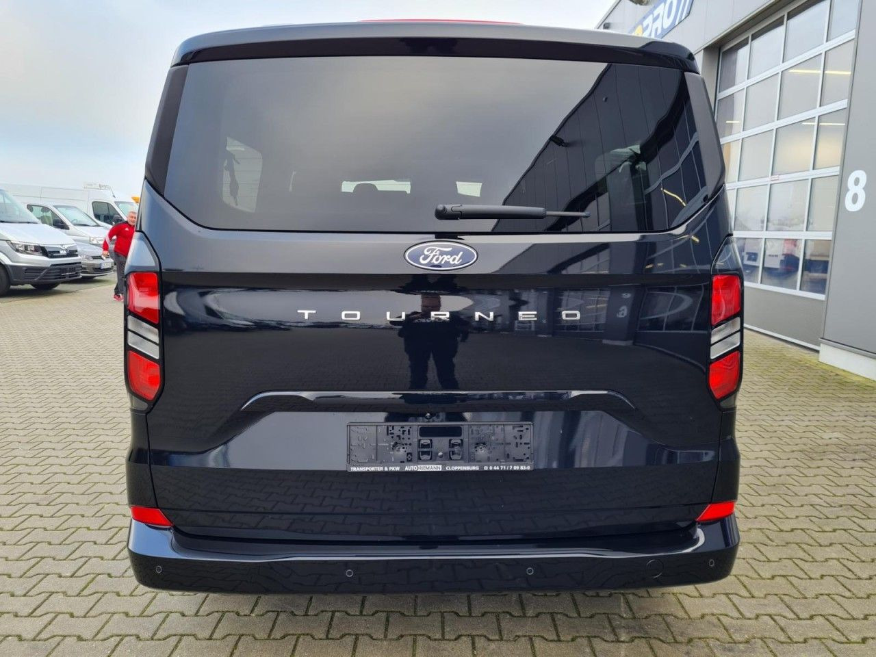 Ford Tourneo Custom 320 L2 Titanium 9 Sitze STANDHZ - Пътнически бус: снимка 5 Ford Tourneo Custom 320 L2 Titanium 9 Sitze STANDHZ - Пътнически бус: снимка 5
