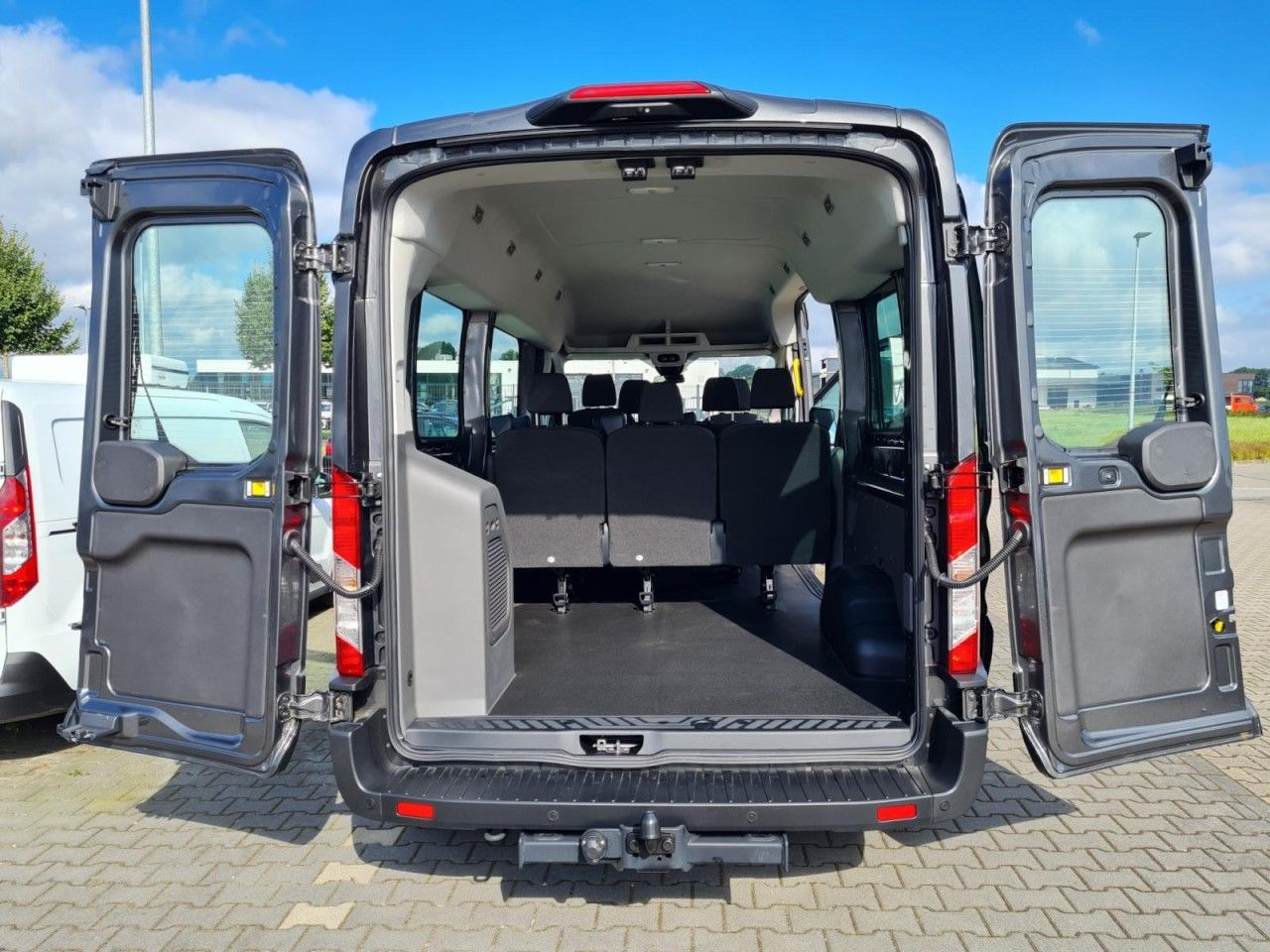 Ford Transit 350 Kombi L3 Trend 8 Sitze KAMERA AHK - Пътнически бус: снимка 5 Ford Transit 350 Kombi L3 Trend 8 Sitze KAMERA AHK - Пътнически бус: снимка 5