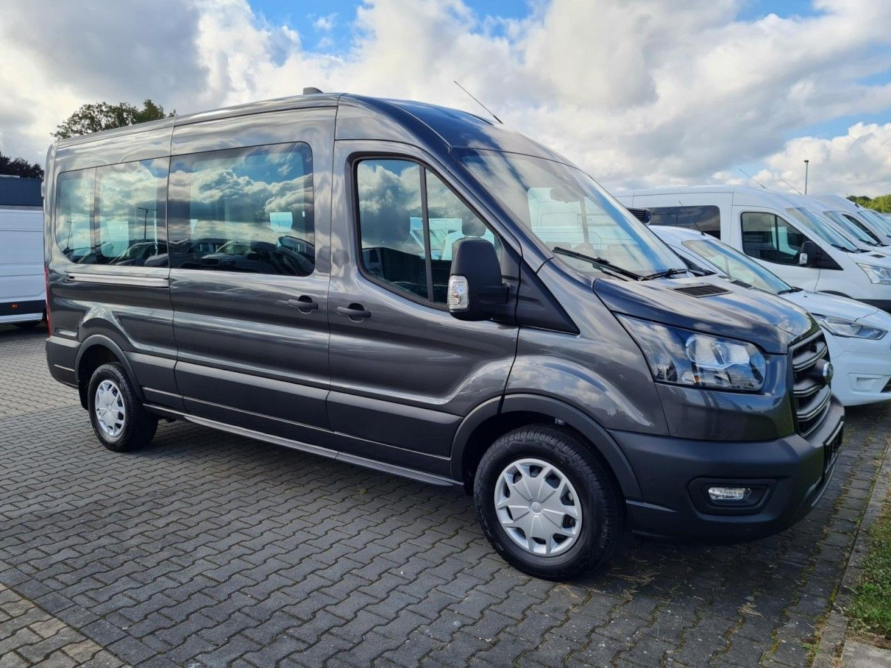 Ford Transit 350 Kombi L3 Trend 8 Sitze KAMERA AHK - Пътнически бус: снимка 2 Ford Transit 350 Kombi L3 Trend 8 Sitze KAMERA AHK - Пътнически бус: снимка 2