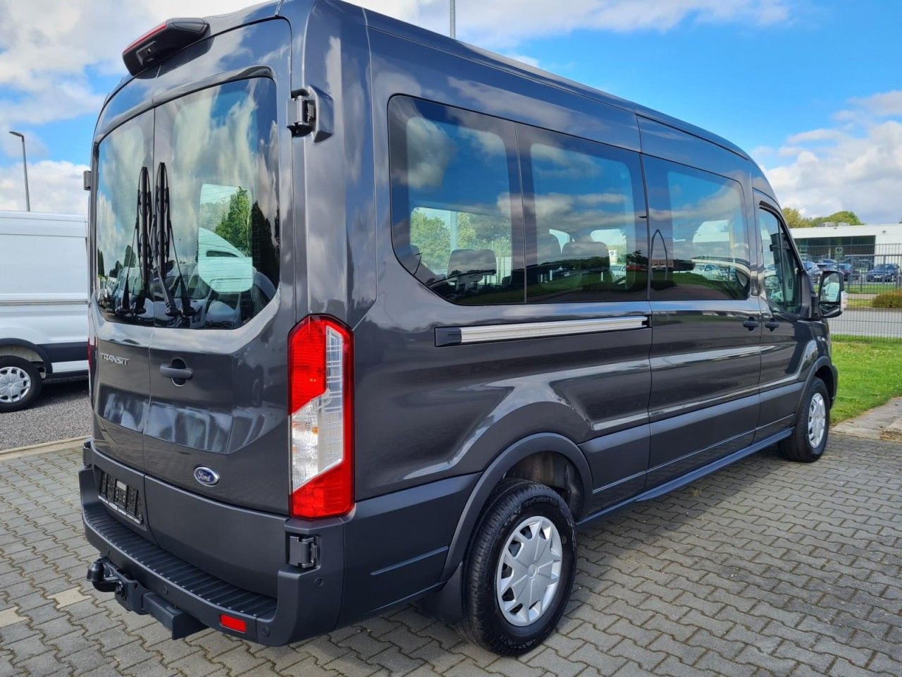 Ford Transit 350 Kombi L3 Trend 8 Sitze KAMERA AHK - Пътнически бус: снимка 3 Ford Transit 350 Kombi L3 Trend 8 Sitze KAMERA AHK - Пътнически бус: снимка 3