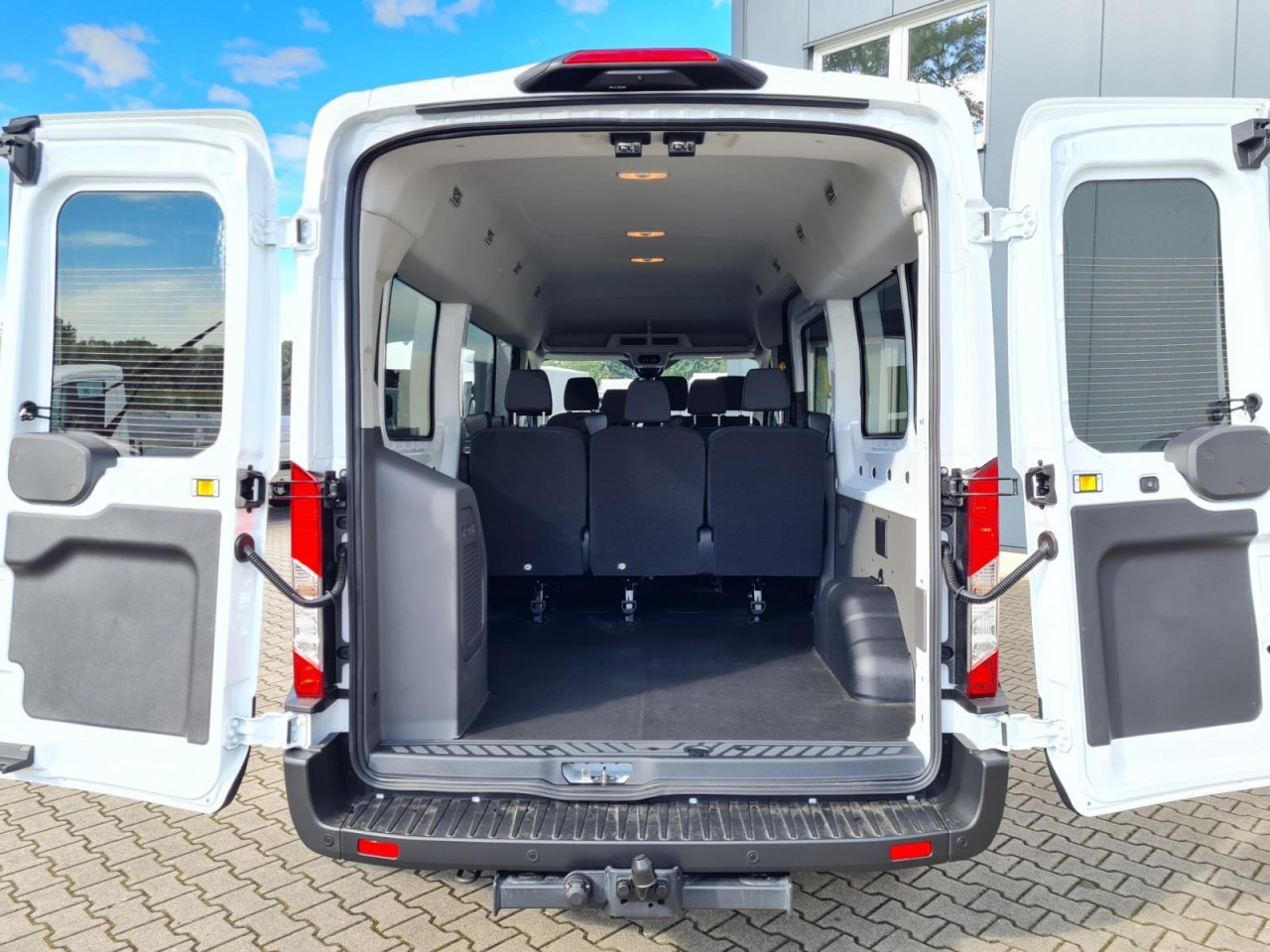 Ford Transit 350 Kombi TDCi L3 Trend 9 Sitzer AUTOMATIK - Бус с двойна кабина: снимка 5 Ford Transit 350 Kombi TDCi L3 Trend 9 Sitzer AUTOMATIK - Бус с двойна кабина: снимка 5