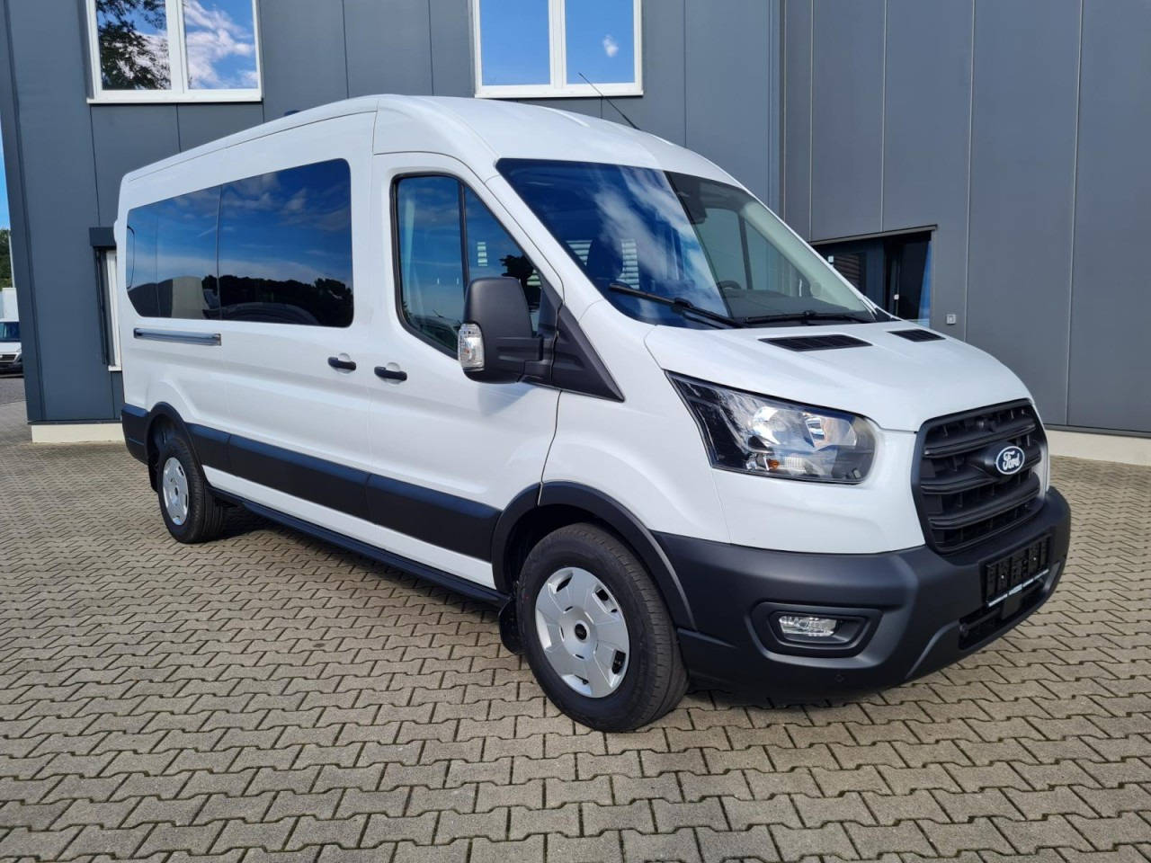 Ford Transit 350 Kombi TDCi L3 Trend 9 Sitzer AUTOMATIK - Бус с двойна кабина: снимка 3 Ford Transit 350 Kombi TDCi L3 Trend 9 Sitzer AUTOMATIK - Бус с двойна кабина: снимка 3