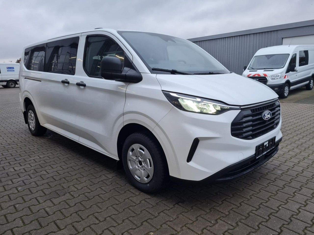 Ford Transit Custom Kombi 320 L2 Trend 9 Sitze KAMERA - Микробус, Пътнически бус: снимка 3 Ford Transit Custom Kombi 320 L2 Trend 9 Sitze KAMERA - Микробус, Пътнически бус: снимка 3